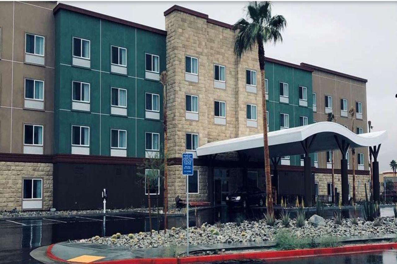 Best Western Plus Desert View Inn & Suites Cathedral City Esterno foto